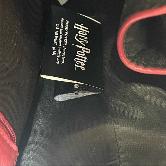 HOGWARTS 9 3/4 BIOWORLD SATCHEL WITH CROSSBODY STRAP HARRY POTTER New With Tags - Picture 15 of 16